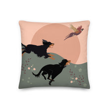 Load image into Gallery viewer, Gordon Setter Throw Cushion
