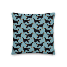 Load image into Gallery viewer, Gordon Setter Reversible Cushion

